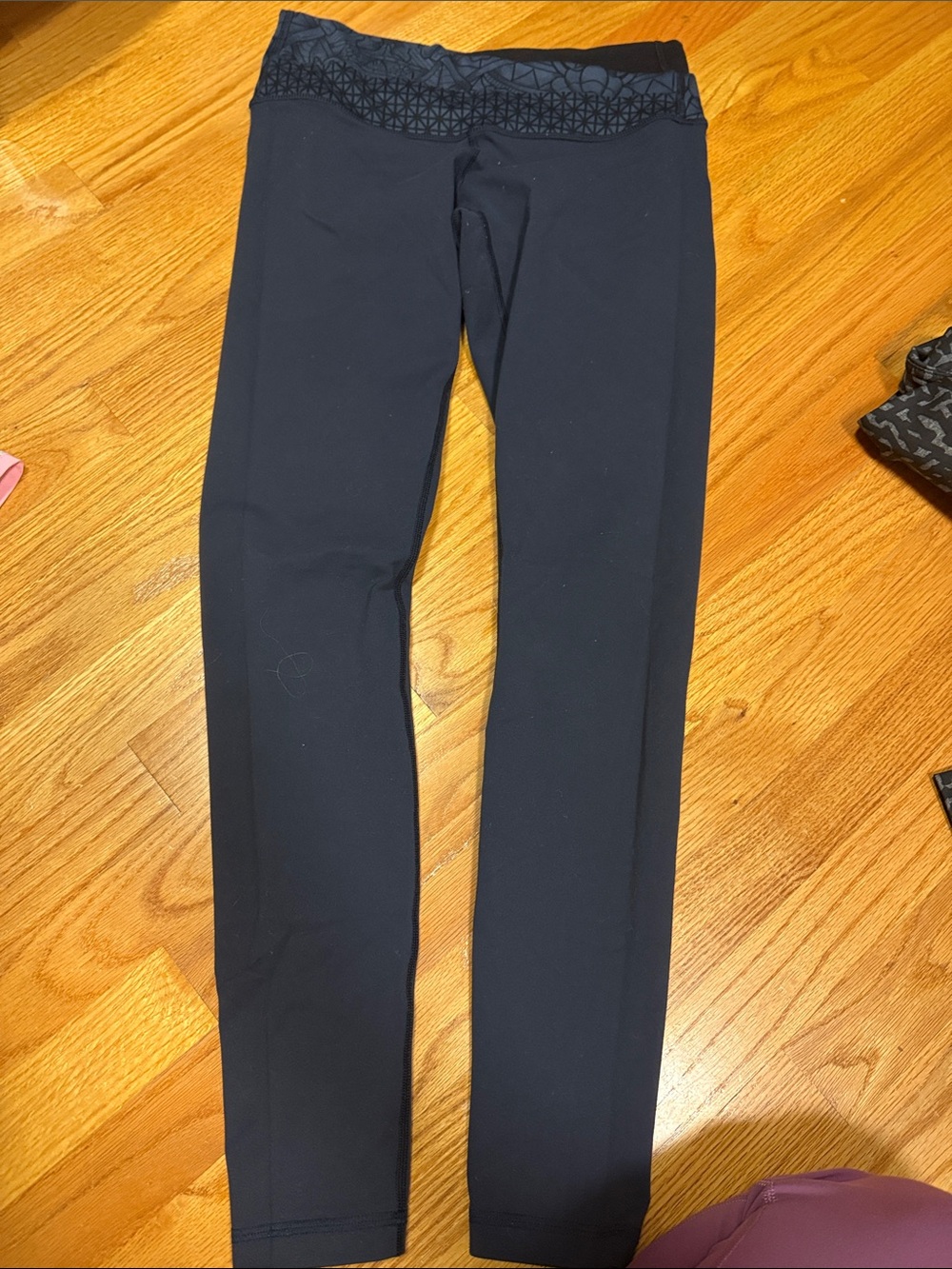 Lululemon navy High-Waist Leggings with Geo Waistband size 4